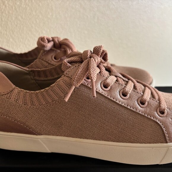Naturalizer Morrison 5 Sneakers in Chai - Picture 7 of 10